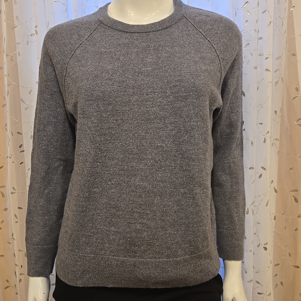 Banana Republic Women's Gray Wool Crewneck Sweater